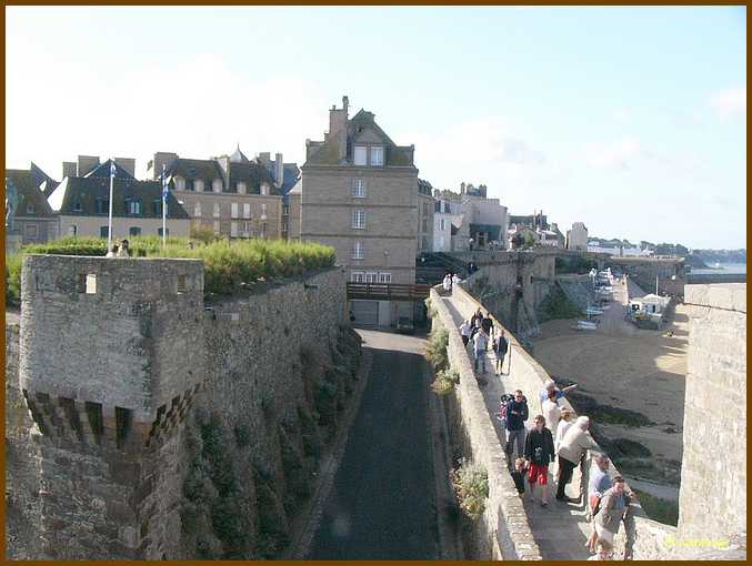 018_Chemin de ronde.JPG